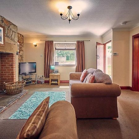 Host & Stay - Rose Cottage Bamburgh Exterior photo